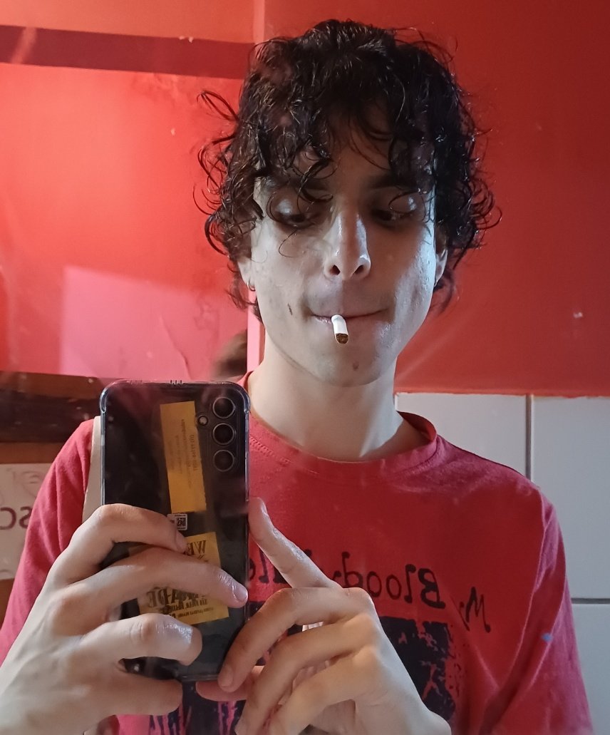 tenebroy's tweet photo. eu 👇 e o que eu to lendo 👇 https://t.co/8SINzzuUii