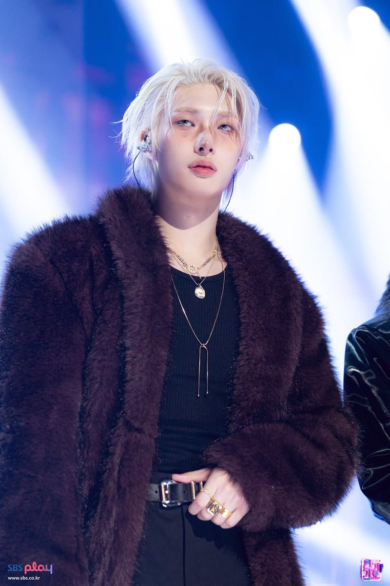 yungisholic's tweet photo. the cold duke https://t.co/g9Zse6QXI7