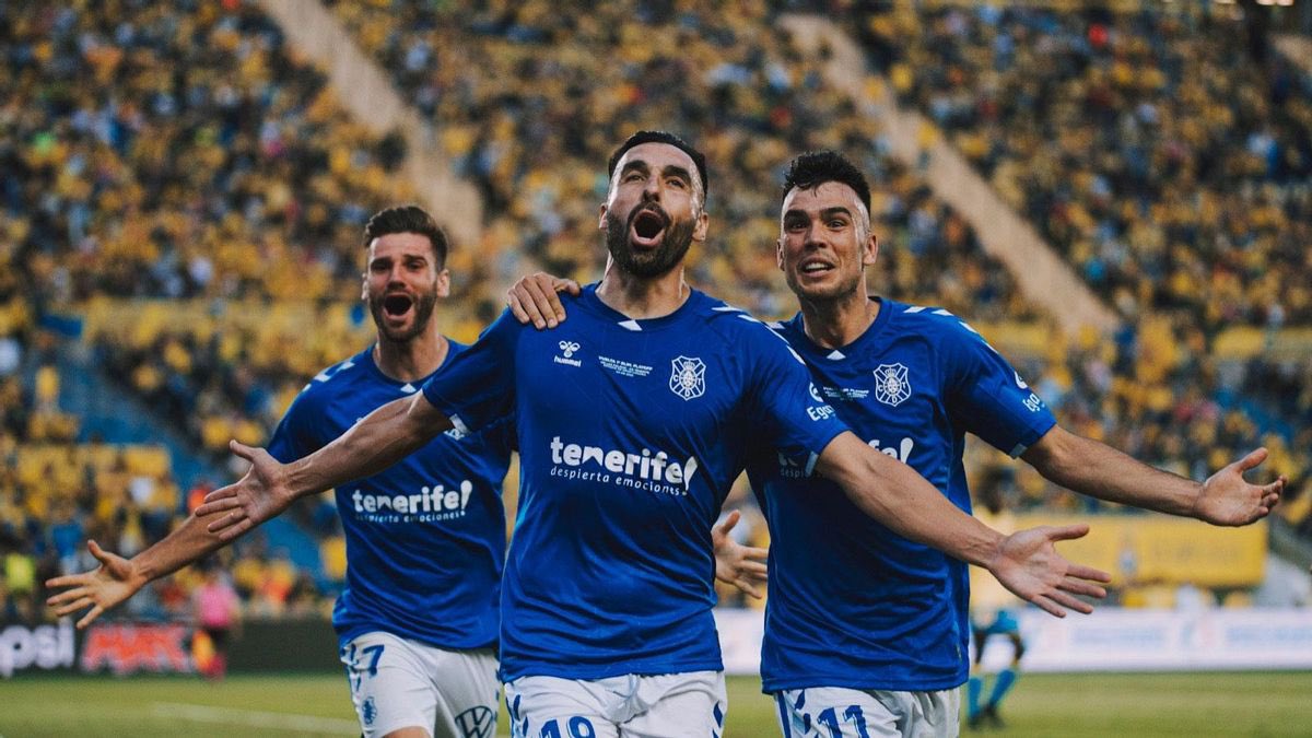 eltetetoday's tweet photo. ¡Volvió la fiesta del fútbol canario! https://t.co/jMN9x5JgTw