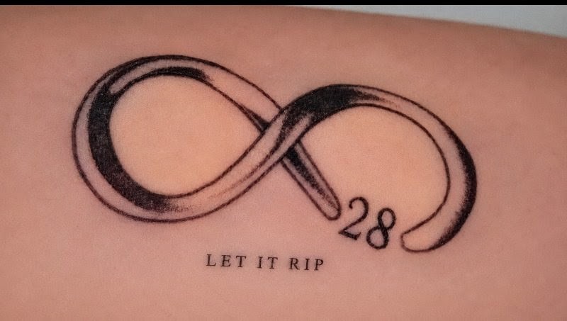 Flower3482's tweet photo. Did a thing and got a matching friendship #HARRYSTYLES Tattoo
#Letitrip
#Friendsforever
#itsAllwaitingThereForYou https://t.co/mmLxIb65NC