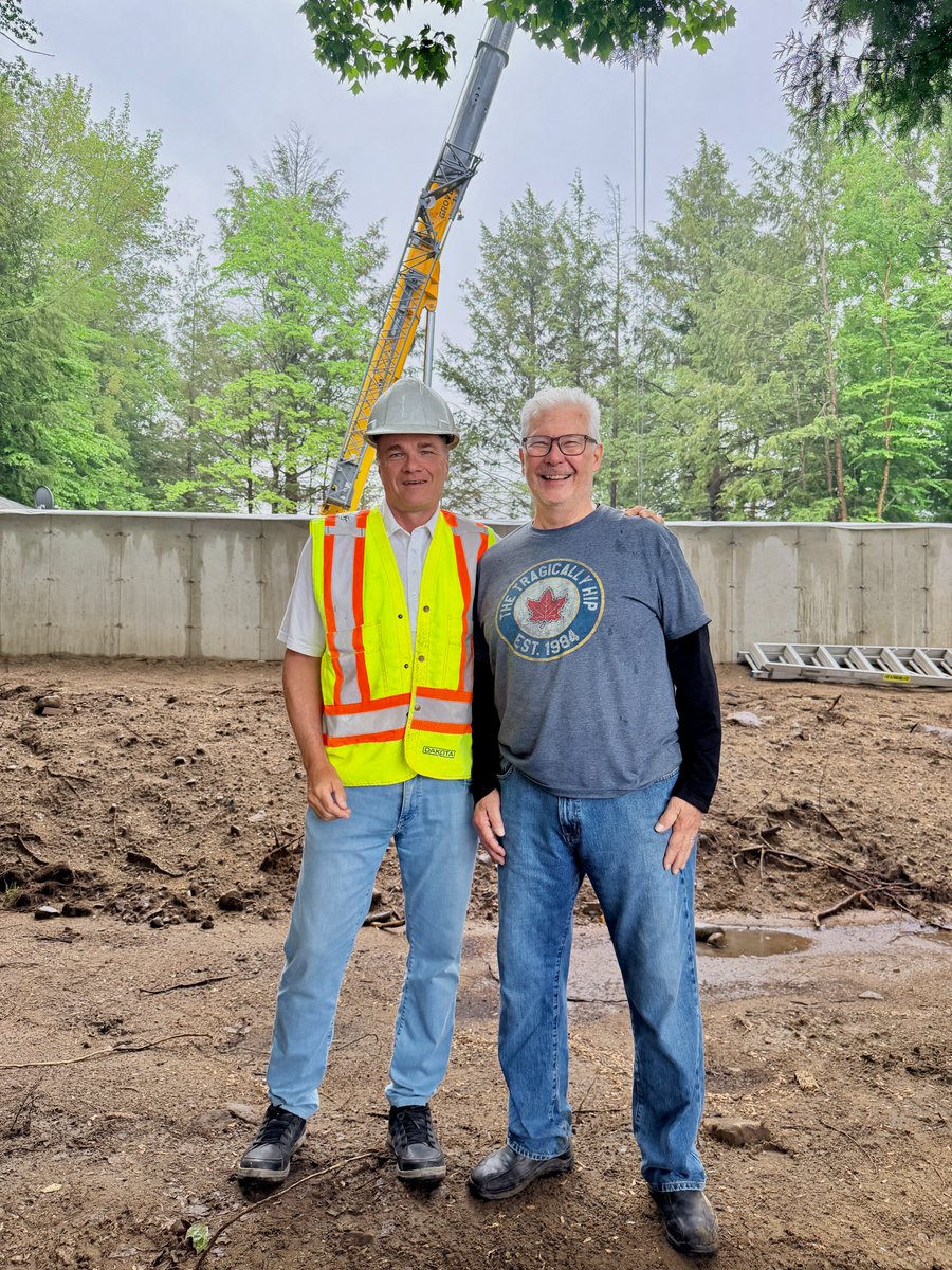 RoyalHomesCan's tweet photo. No matter how many sets we've done, watching a home come together on site never gets old - even our President still gets excited to spend the day on site!
#RoyalHomes #ModularHomes #ModularHomeBuilder #ModularHomesOntario https://t.co/BeAnFvq6Zw