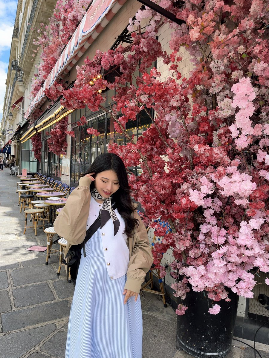 noanoarinoa's tweet photo. I'm in Paris🇫🇷 https://t.co/oUfr2FDAKw