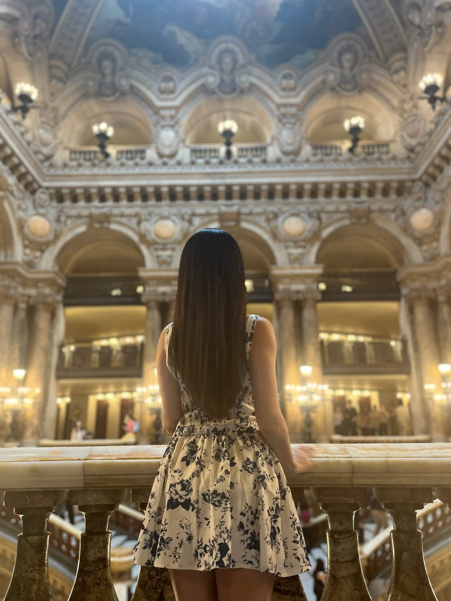 noanoarinoa's tweet photo. I'm in Paris🇫🇷 https://t.co/oUfr2FDAKw