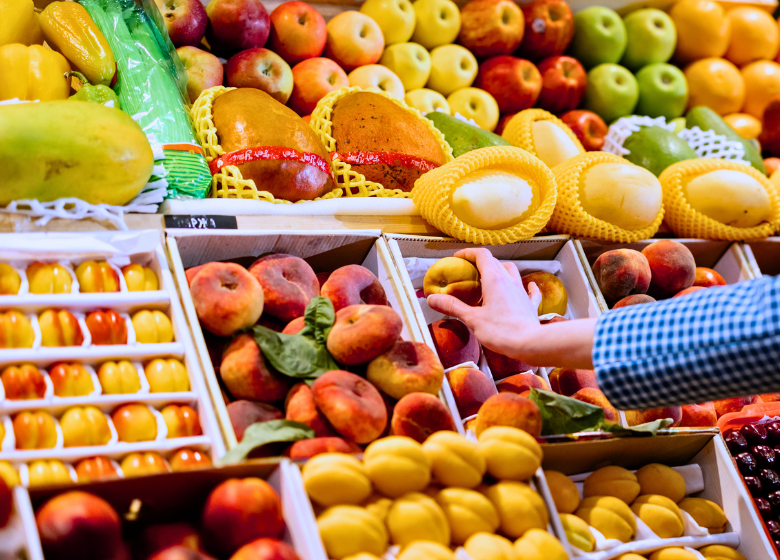 agronometrics's tweet photo. Fresh produce prices continue to outpace overall inflation in the U.S. Rising energy costs and Middle East tensions are driving up transportation and supply chain expenses, keeping pressure on fruit and vegetable markets.

Read more: https://t.co/V65XSdaNk5

#Inflation #Price https://t.co/aAHTQtI5p8