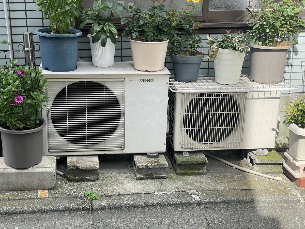 左のセイデンコーは東芝OEMですね👀 #室外機