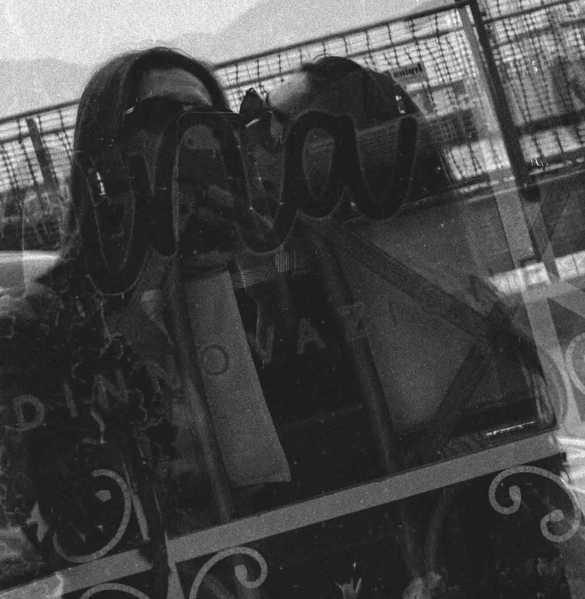 zdpforever's tweet photo. that's amore 🤍🖤 https://t.co/N4AGKTvtXK
