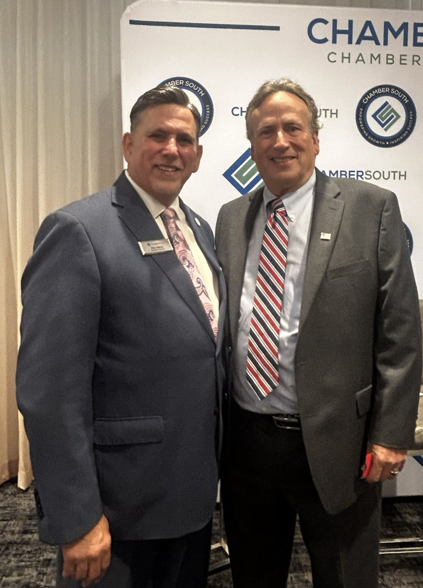 Arias4Congress's tweet photo. South Florida needs more conversations like today's @ChamberSOUTH Legislative Update covering property taxes, transportation, Tri-Rail, and making sure Miami-Dade gets its fair share. Grateful to listen, learn, and engage with so many dedicated leaders.
#FL27 #MiamiDade https://t.co/EeDZoHCPTZ