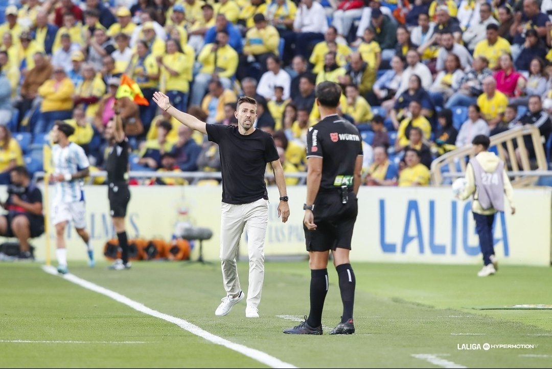 carlosmoreno_ch's tweet photo. Se acaba una temporada decepcionante para la UD Las Palmas.

Un entrenador incapaz en mejorar a su equipo, en leer lo que se necesita en cada momento. Con un discurso plano, que nunca ha enamorado a la afición. Los datos están ahí.

Decisiones inentendibles. Hombre por hombre... https://t.co/uQJZqBrYIk