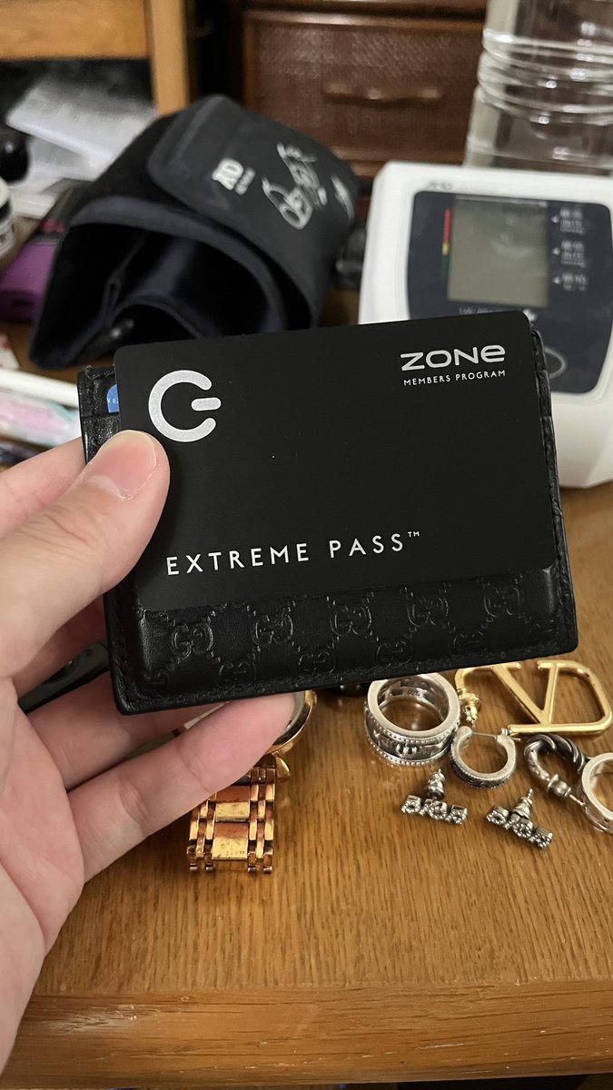 ML_RRk's tweet photo. Zoneのエクストリームパス
券面がかっこいいから未だにカードケースに入れてる https://t.co/tj9PibZl98