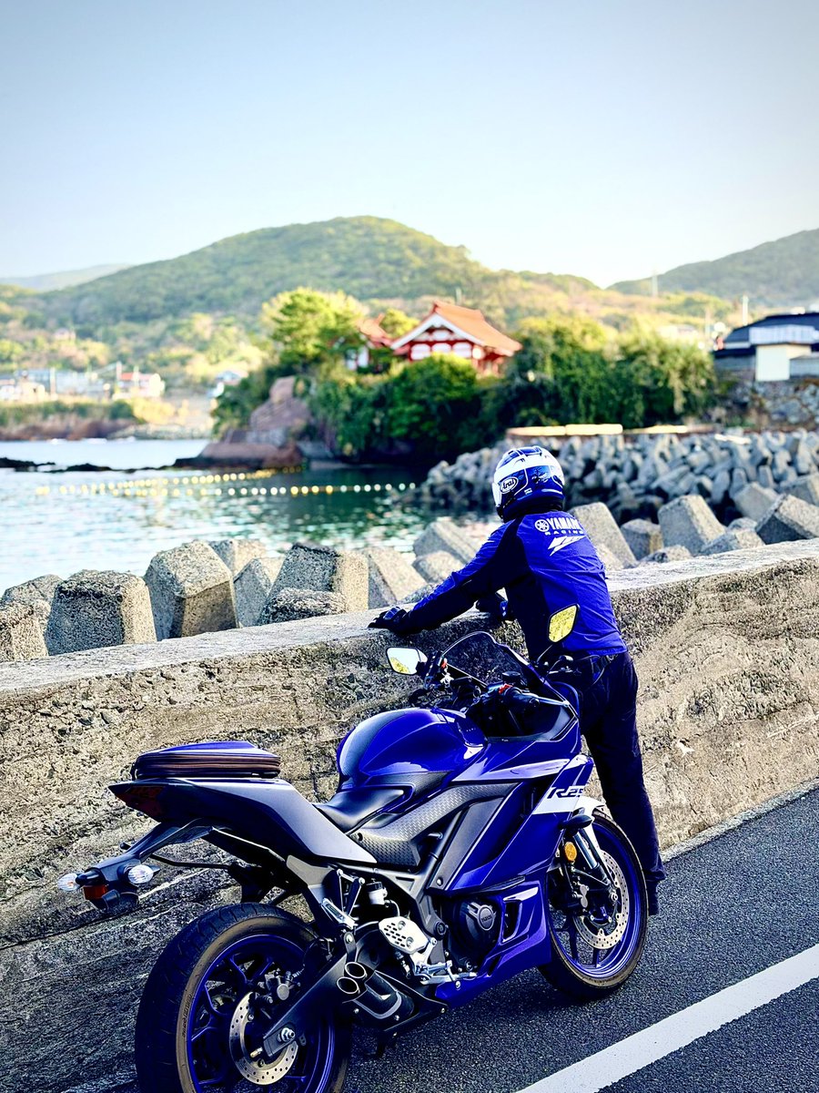 FuurinkazanKei's tweet photo. 古い歴史を持つ 港町

… …

鹿児島県 南さつま市 坊津町(ぼうのつ)

… …

遣唐使船の寄港地や
海外貿易の拠点
また 江戸時代の鎖国時期にも密貿易で栄えたそうです

創建年不明 八坂神社が目を引きます

どれだけ賑やかだったのか…

令和の 今
人口も少ない 静かで

穏やかな時間が 流れる町です https://t.co/bB5lR3aY86