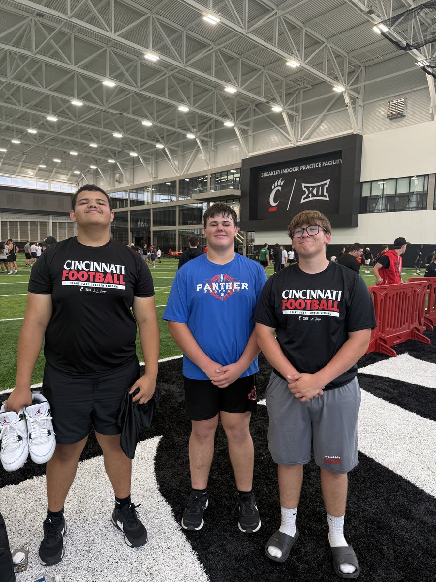 LucasGunn56's tweet photo. Thank you to the coaches and staff at the University of Cincinnati for a great camp.I had a great time competing, learning, and improving my game. Glad I got to share the experience with Bentley &amp; Jarrett. Looking forward to getting back to work! 🏈@CoachCardwell_ @CoachJasBurton https://t.co/N1pVwTmQ0Z