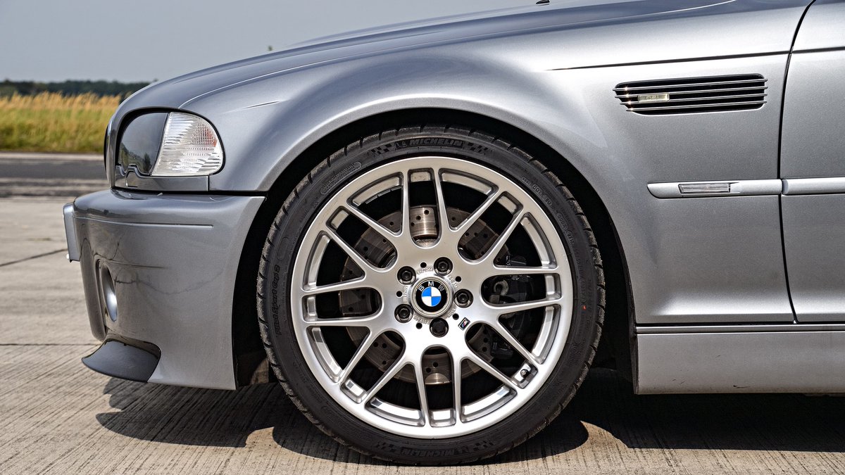 MAKSIM_e46's tweet photo. @hoonited Les jantes de m3 e46 csl 🫠 https://t.co/pONNwxPc7I