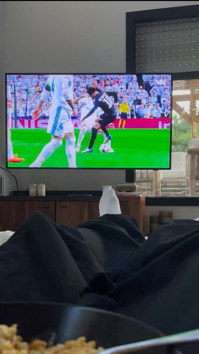 Canan313870's tweet photo. شوط أول ناري وتعادل مثير (1-1) بين البرتغال ونيجيريا! 
​توقعكم لمن يحسمها في الشوط الثاني؟ 
وعشان تضمن الشوط الثاني والمباريات الجاية بدون أي تقطيع وبأعلى جودة 4K، اشتراكك مع متجر أبو العز جاهز وفوري! الرابط في أول تعليق 👇
​البرتغال_نيجيريا كاس_العالم https://t.co/FQgnXk6obg