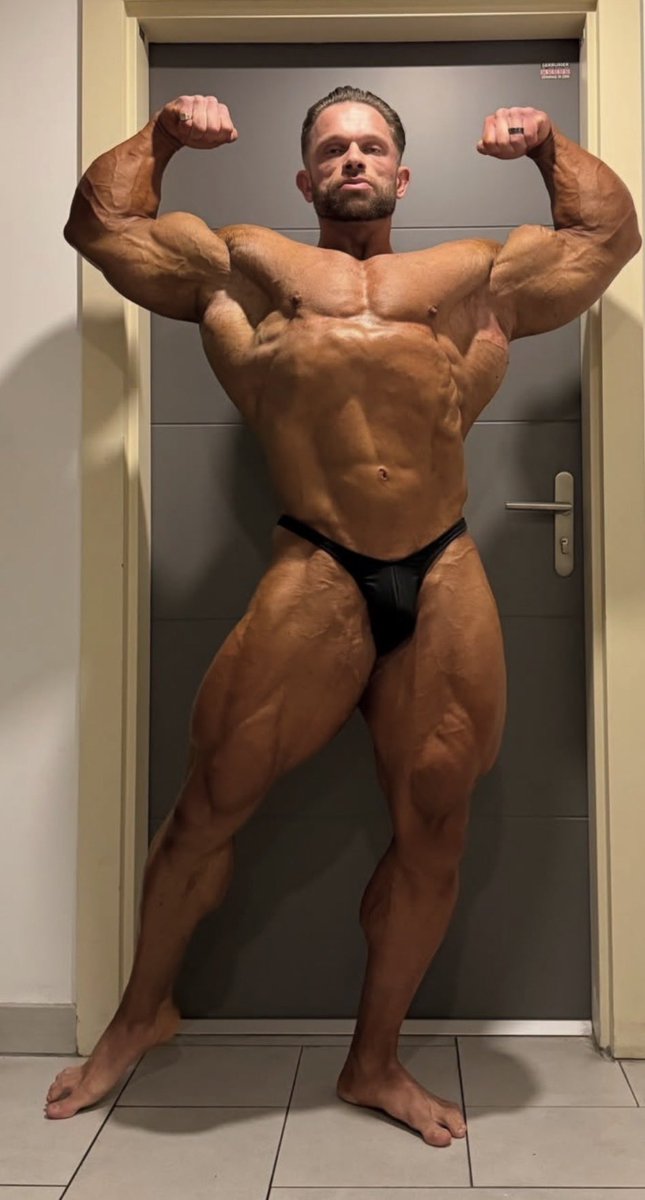 BBSchizo777's tweet photo. Andy Scott update, wanna like this guy but he reminds me of Joey Swoll https://t.co/AqUgWzvmA9