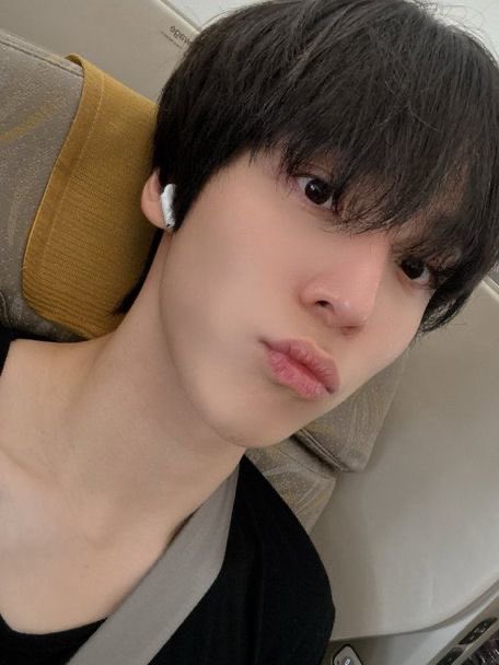 yungisholic's tweet photo. someone’s future husband… https://t.co/g8fe89a2AV