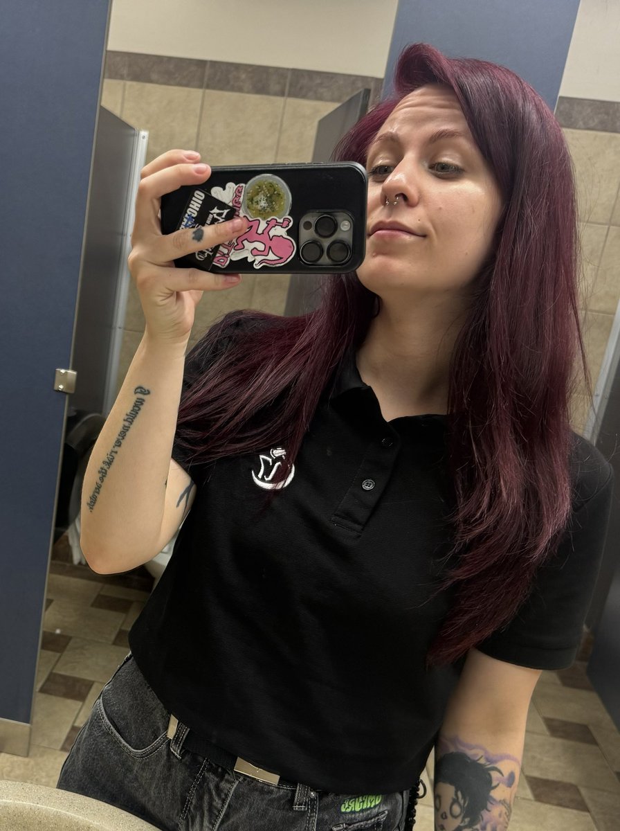 wiccitfx's tweet photo. When you gotta look professional but still wanna represent. 🌙🪓
@ouijv https://t.co/7pXzM5MDpY