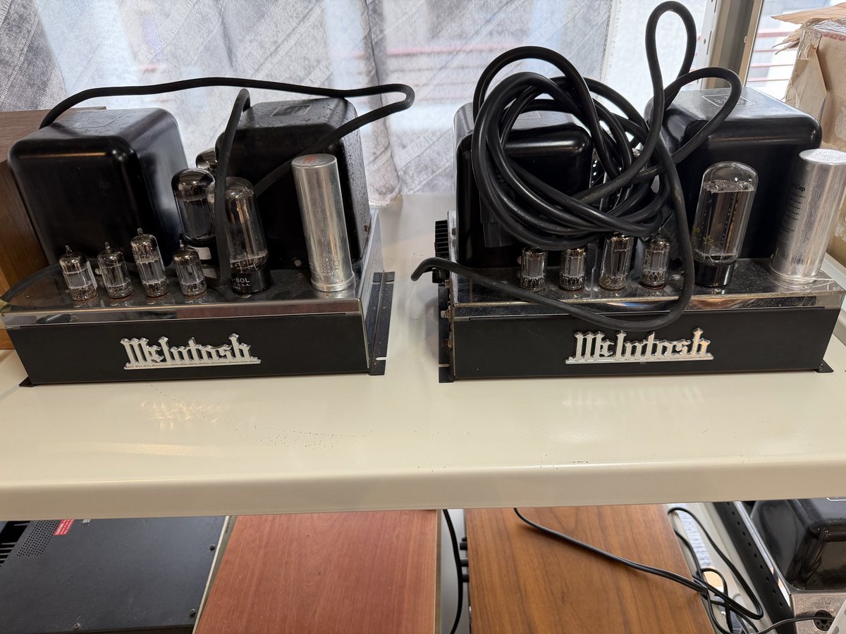 Ampmaster2026's tweet photo. McIntosh MC30 ペア

欲しい方DMにてお問合せ下さい！
¥ask¥

#真空管
#vacuumtube
#McIntosh https://t.co/Y59M0UywOA