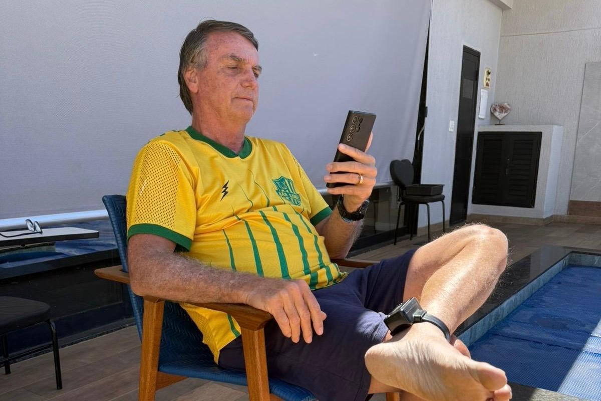 Ellslucasd's tweet photo. @BolsonaroSP Respeite o seu pai. https://t.co/QEDPG3A3EN