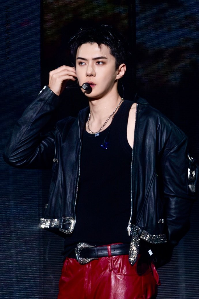 SeeHunbook's tweet photo. 📷©️Alaskapanama
#세훈 #SEHUN #セフン #世勋 #EXO https://t.co/EABaFvY3hh