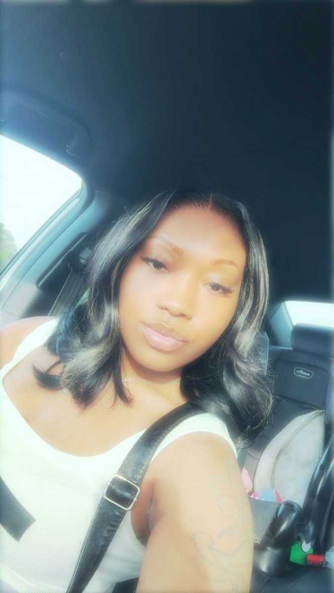 pretty_dedee's tweet photo. 😗 https://t.co/waGngva1xr