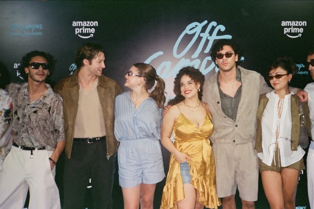 mikabdallabr's tweet photo. FAMILIA LINDA! 🥹

Novas fotos de Mika Abdalla com seus colegas de elenco durante a press tour da 1ª temporada de “Off Campus” no Brasil. https://t.co/rx35MFo9Yq