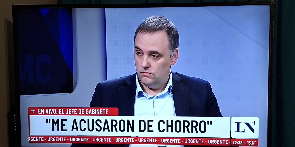 p_d_m's tweet photo. @claudiosavoia #VergüenzaAjena @madorni https://t.co/WyE8jwOpfd