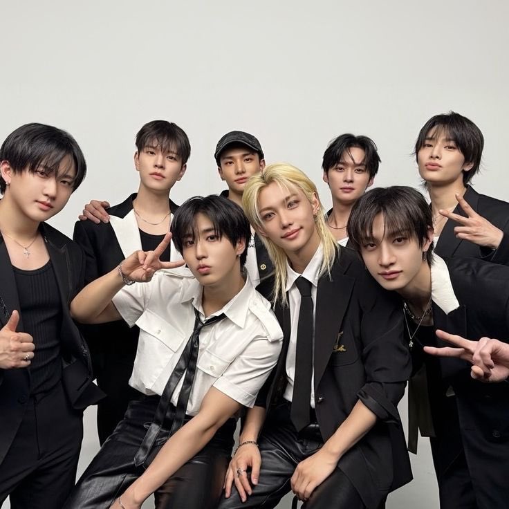 kbgmedia's tweet photo. All #StrayKids members will release solo songs sequentially after #HAN’s “back to life”.  
Additionally, unreleased tracks will be included in the digital album “SKZ‑REPLAY” coming later this year. https://t.co/Zb8xf0Ekuk