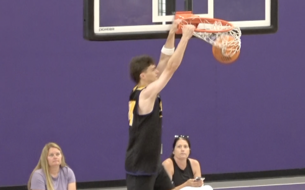 Channel1450com's tweet photo. Christmas In June Day 1 Highlights From Williamsville's Shootout https://t.co/IixrHiiMxO https://t.co/RcIjj3xHMG
