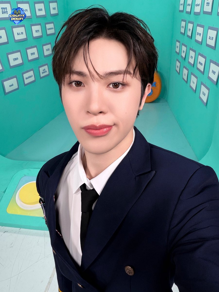 forsvtxtrsrTH's tweet photo. วันนี้จองฮวาน #SOJUNGHWAN จะเป็น MC ในรายการ M Countdown นะคะ 💛 

Guest:  #TREASURE 

📺 MCD Waitingroom Live
🕦 เวลา 13:33 น. 🇹🇭

📺 M Countdown 
🕦 เวลา 16.00 น. 🇹🇭
สามารถรับชมได้ที่แอปฯ Mnet Plus

รอติดตามกันได้เลยค่ะ! 🙆🏻‍♀️

* วันนี้มีนัด Live Vote กันนะคะ
ติดตามรายละเอียดเพิ่มเติมที่
@TEUMETEAM 

#소정환  #트레저