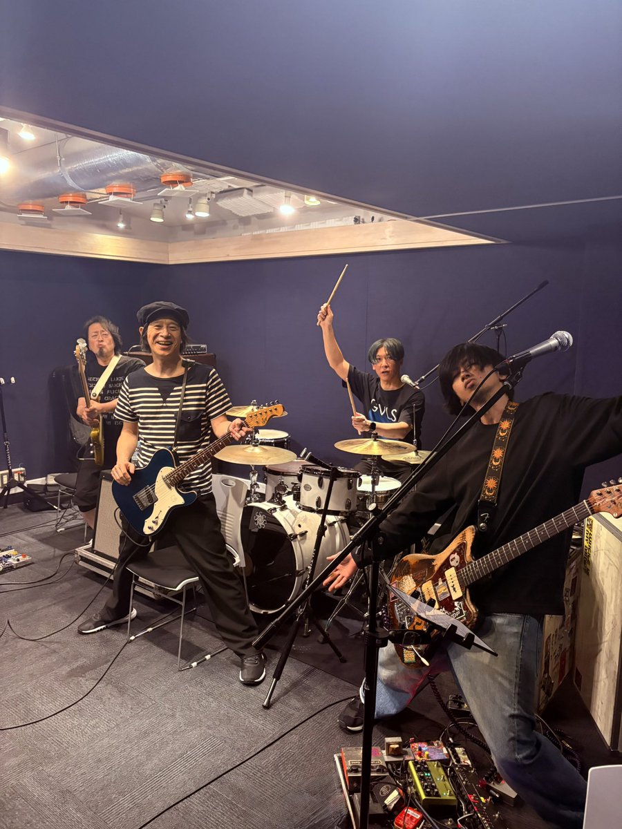 KyoichiOfficial's tweet photo. 明日は
下北沢CLUB251にて
VS880KS
ヨカ仕上がりで
かなり楽しみになっとります。
是非！

出演　杉本恭一&amp; three days ago / 
　　　上田ケンジ(Guitarヤマジカズヒデ、Piano渡辺シュンスケ)
OPEN 18:30 START 19:00 https://t.co/YxPtkthmp0