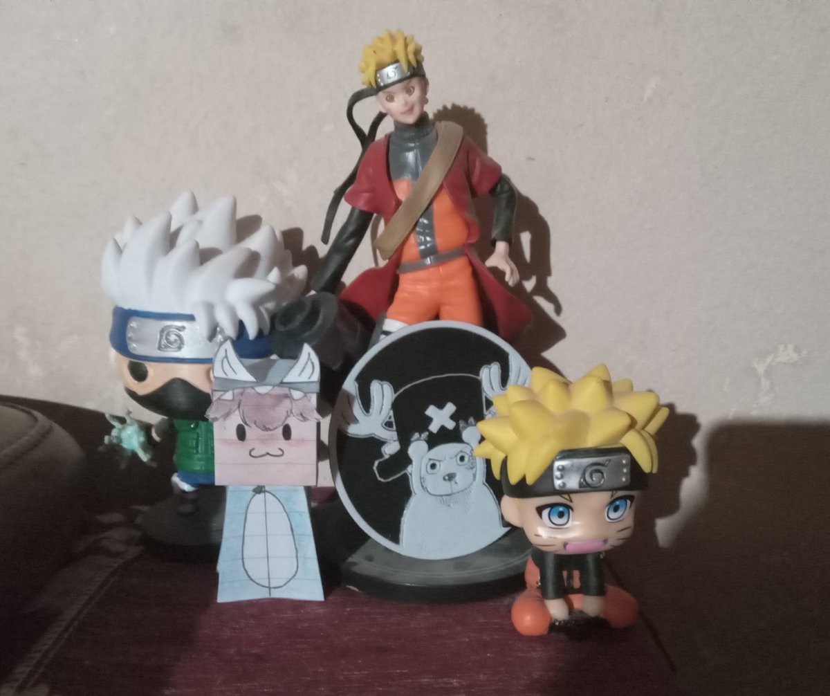 JanaRodrig96099's tweet photo. Bebe Milo con mis figuras de anime: https://t.co/BWQUC4iRQF