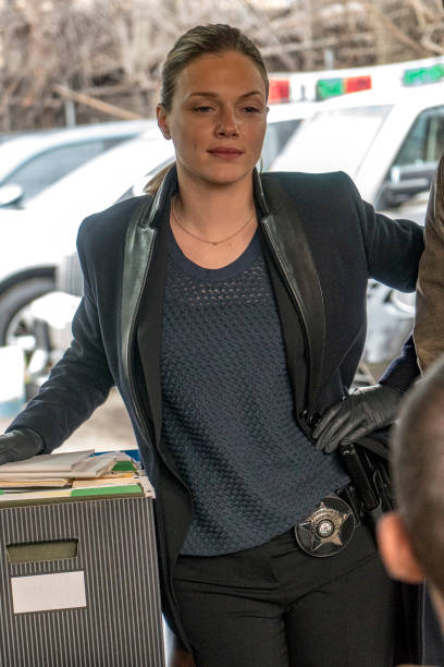 Ocelotl_Mx's tweet photo. 🎥 Tracy Spiridakos as. . .
👑 Detective Hailey Anne Upton 🧡

#TracySpiridakos #HaileyUpton💎
#5021Henry #Badge55055
#UpsteadForever♾ #UpsteadEndGame #TheHalsteads #HUptonMoments #MemoriesUpton #MemoriesUpstead #UpsteadMoments #UpsteadFans #VideoFan https://t.co/LKG5yXEAjn