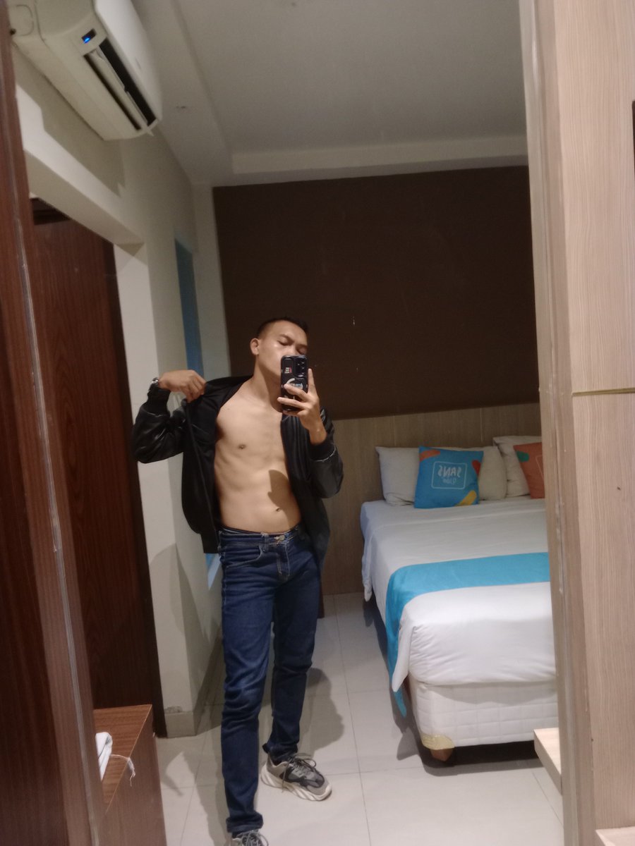 Priasundaa28's tweet photo. Outcall only. https://t.co/GSIMeVbhZE