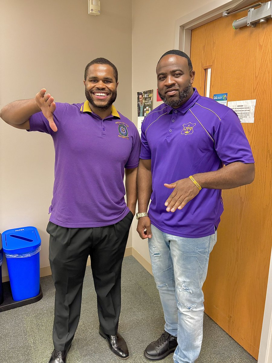 SouthsideQue's tweet photo. Bruhz https://t.co/4wTtM4yE2A