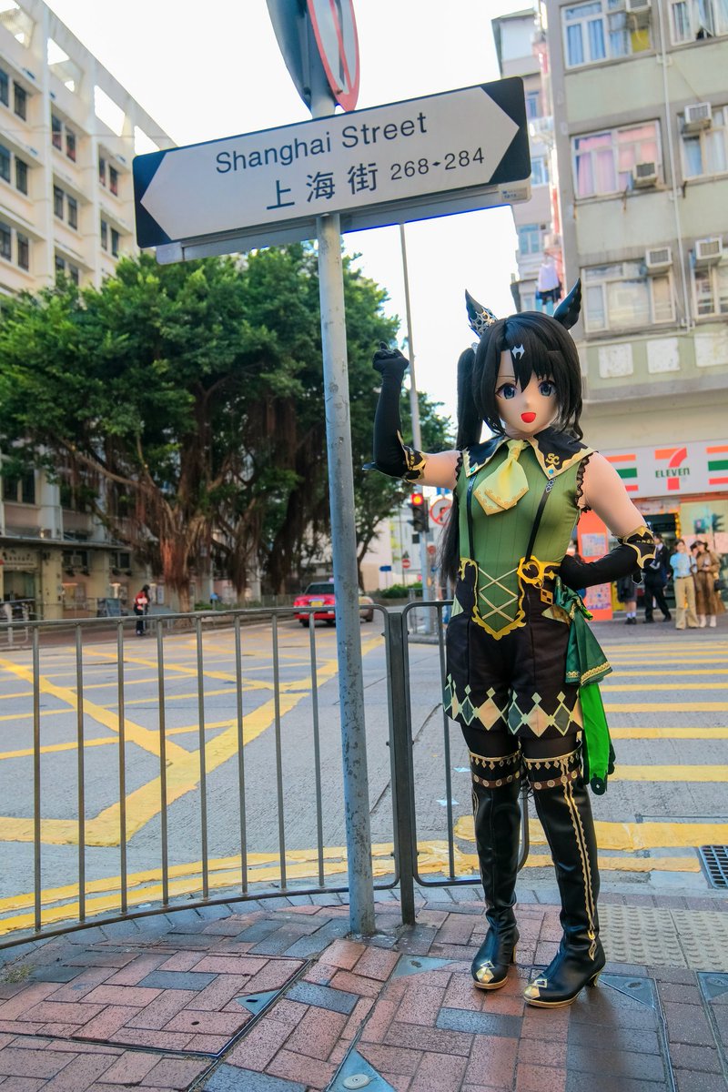 Aoyama_Tokute's tweet photo. 所以皇冠在香港能自由拍照其實真的是一件很幸福的事呢~
📸：@sakaneko_meow 
#着ぐるみ
#kigurumi https://t.co/1Llc7BlY3D