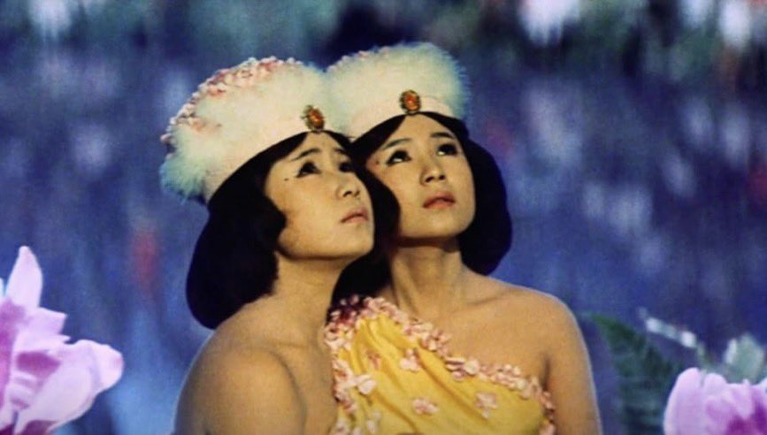 insert49's tweet photo. Mothra vs. Godzilla (1964) dir. Ishirō Honda https://t.co/J4QOMAEuS5