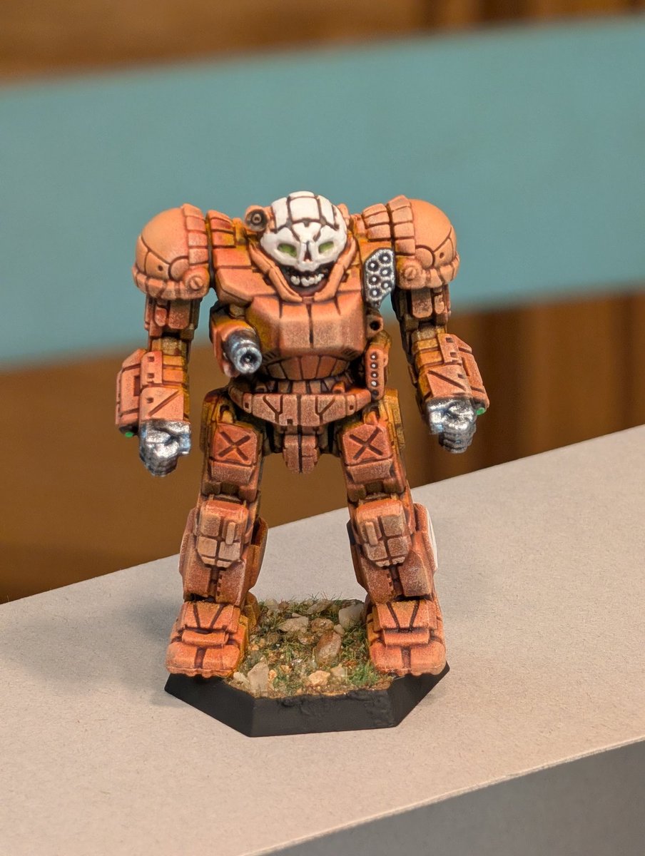 bobthemechanist's tweet photo. @Ganglosaxonnne I always think I'm going to leave the head the same color, but then I paint it white... Every single time, I just can't help myself. https://t.co/abnDGMLLy0