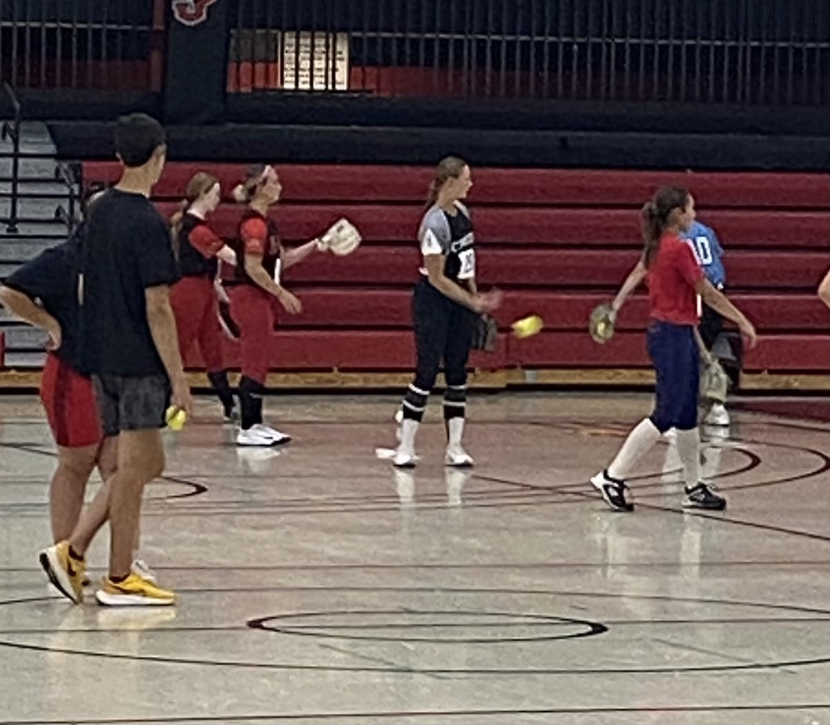 acelynrose's tweet photo. Had a great day showing my skills at the College Coaches Showcase Camp! Thanks to all the coaches for working with us! @Raven_Softball @MizzouSoftball @KUSoftball @TulsaSoftball @WIUSoftball @jewellsoftball @kcroossb https://t.co/0C6Zp6C4t8