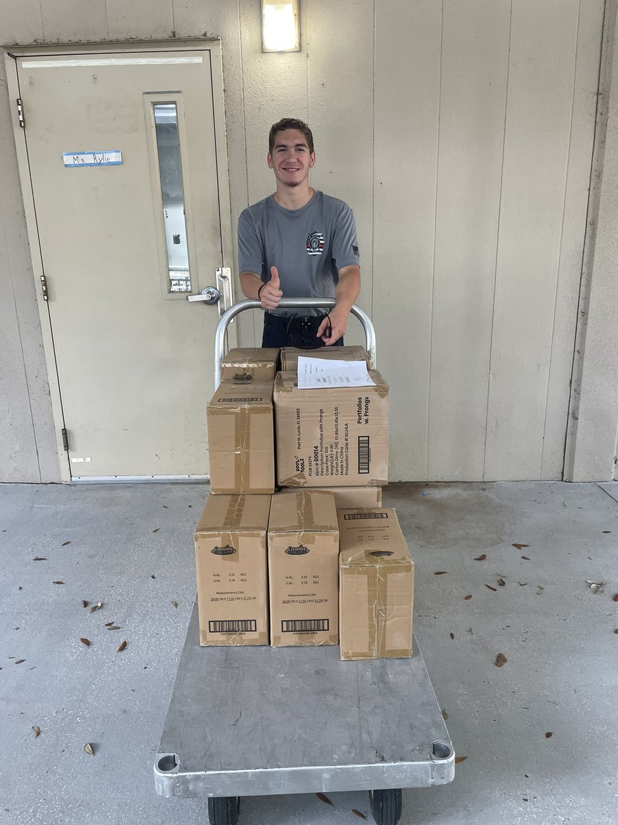 InkInvesting's tweet photo. 📦💙 A huge THANK YOU to the amazing Cadets from St. Johns County Fire Rescue for lending a hand at our Tools 4 Schools warehouse! Because of volunteers like these Cadets, we are one step closer to equipping classrooms with the resources needed for a successful school year. 🚒💙 https://t.co/zbV3mrxwT0