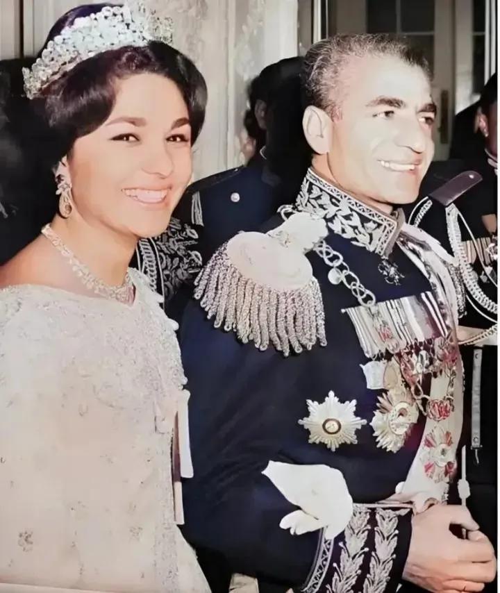 MohammadJa90's tweet photo. یه کم قشنگی ببینین قبلِ خواب، شاید امشب خواباتونم قشنگ‌تر شد... 🫠🖤
#جاویدشاه https://t.co/lUj2BZZXOx
