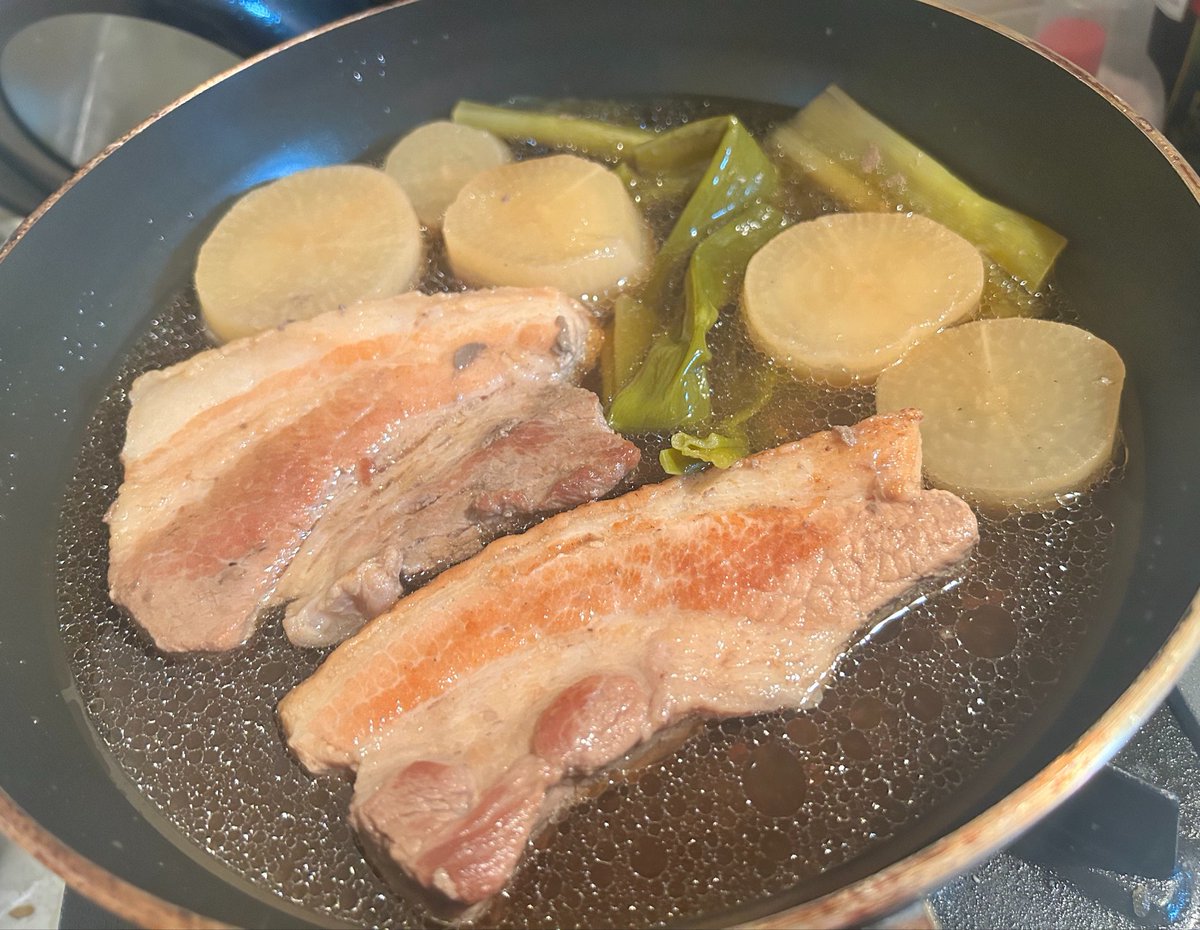 ontirogu's tweet photo. 昨日は豚ブロック安かったので、炊飯器で豚の角煮です。 https://t.co/lMMCAEAPb8