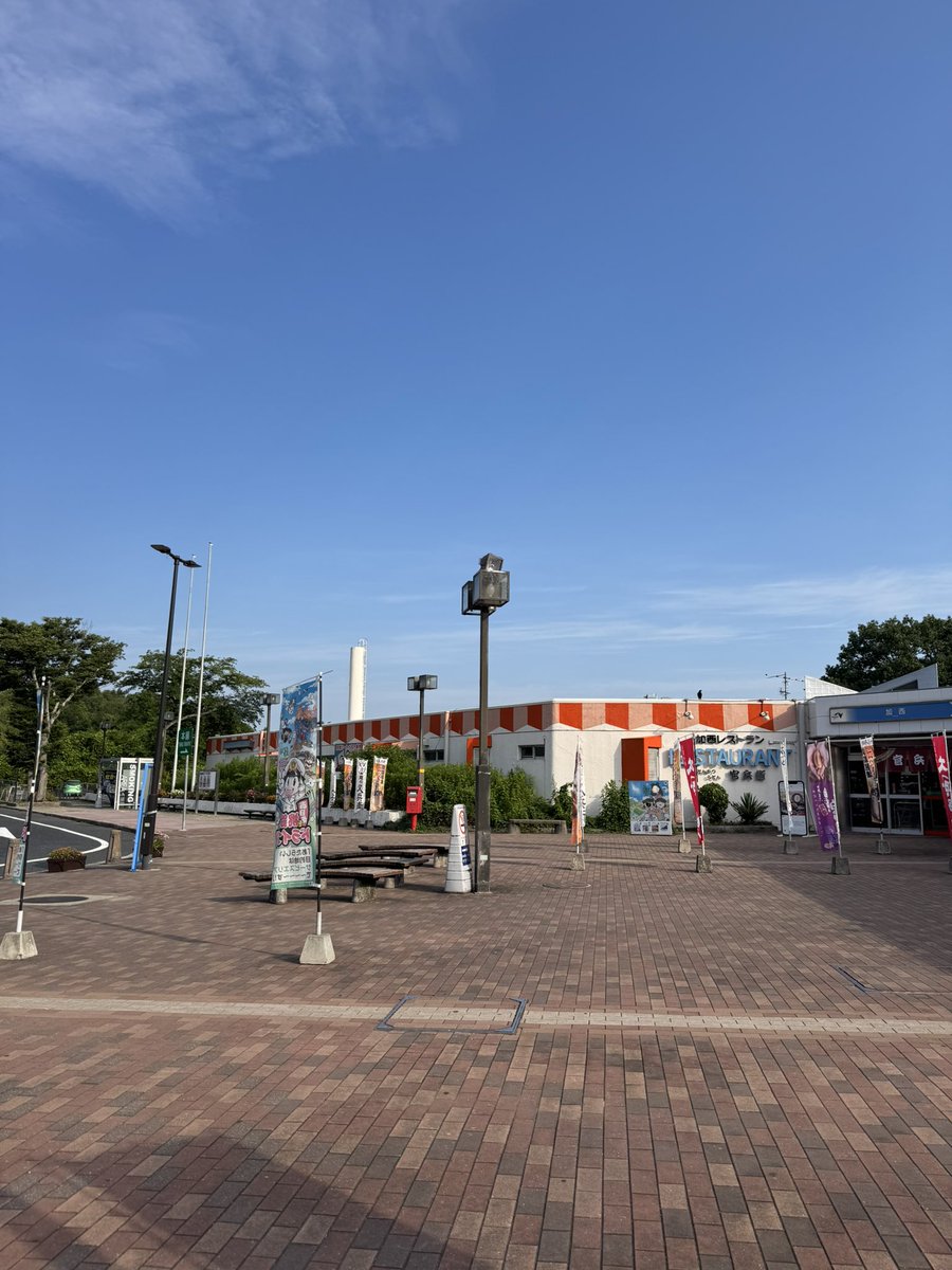 reozo's tweet photo. トイレ休憩なう🚽
今日もいい天気☀️
こりゃ暑くなりますぜ🥵 https://t.co/mVCA0YUbpP