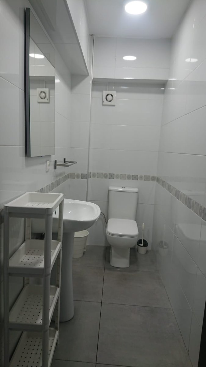 jaimeeee22's tweet photo. Buscando compañer@ de piso para próximo curso 2025-2026 cerca del campus de Burjassot de la Universidad de Valencia. Piso con 5 habitaciones y dos baños. Cerca de Mercadona y linea 1 de metro. Si queréis ver más fotos mandar mensaje.

#uv #pisovalencia #uvpiso https://t.co/ukh7iSBNuy