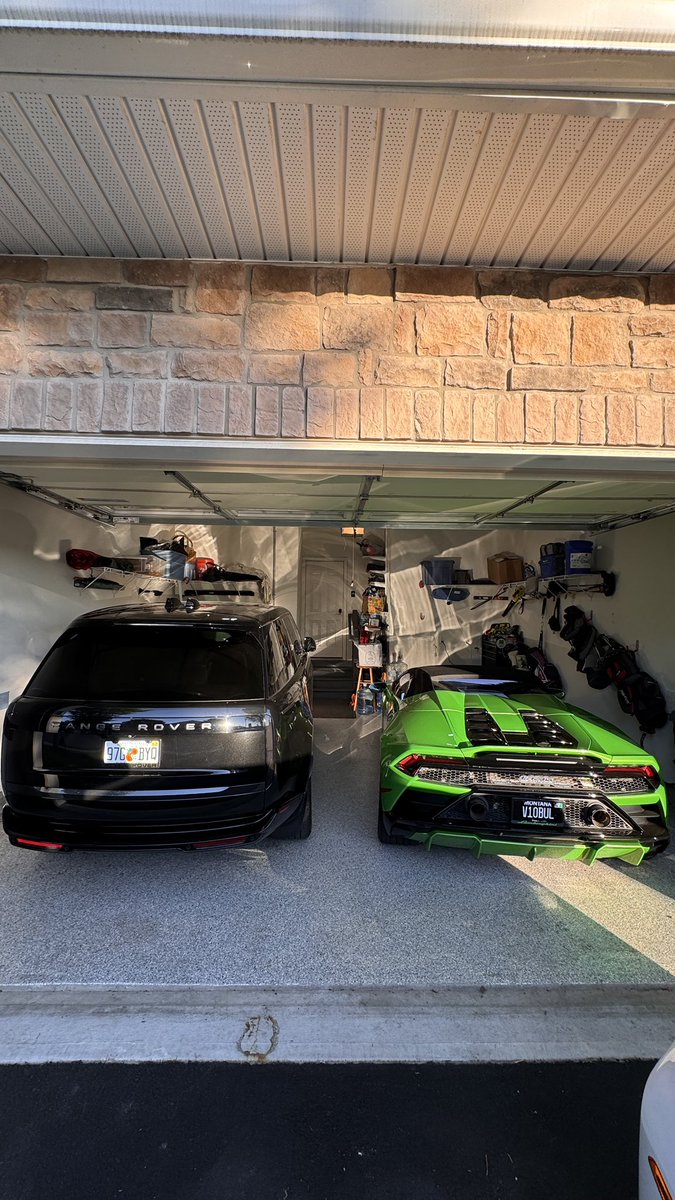shifty_stan's tweet photo. It’s always been the two car solution https://t.co/XOa7ffgWR3
