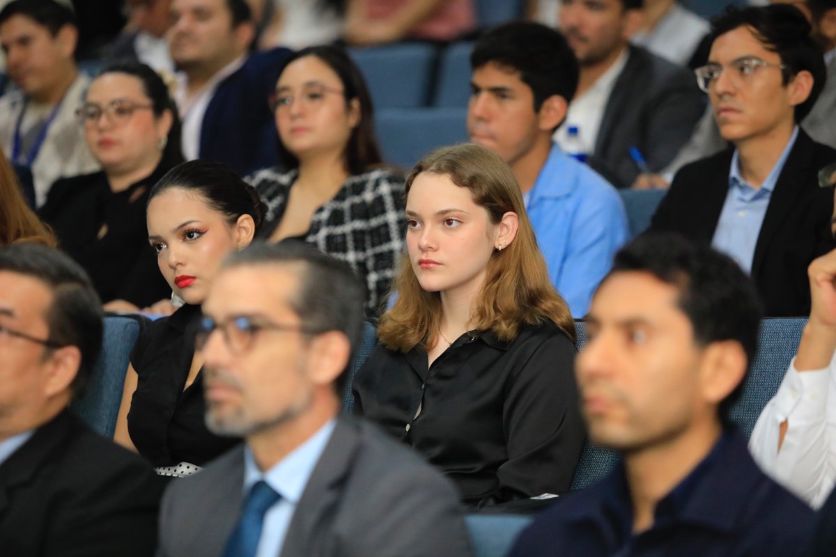 AdrianaMiraSV's tweet photo. Como muestra del compromiso de El Salvador con una inteligencia artificial ética y responsable, presentamos los resultados de la implementación de la Metodología de Evaluación del Estad��o de Preparación para la IA, con el apoyo de @UNESCO_es, @theaiagencysv y @AgenciaEsco. 🙌🏽🤖 https://t.co/dDBNMQTz12