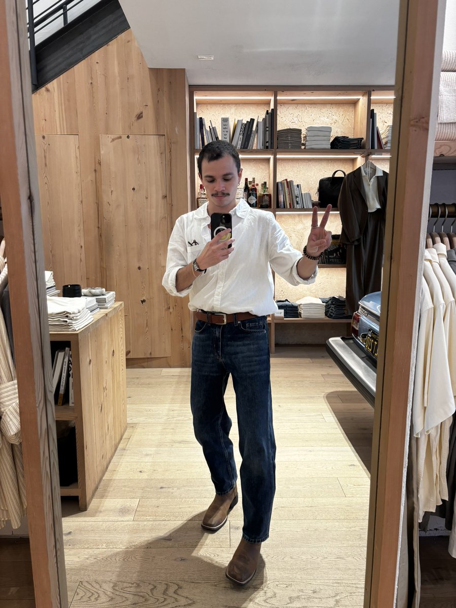 bloferson's tweet photo. 🤠 https://t.co/9mAwWOx6oz