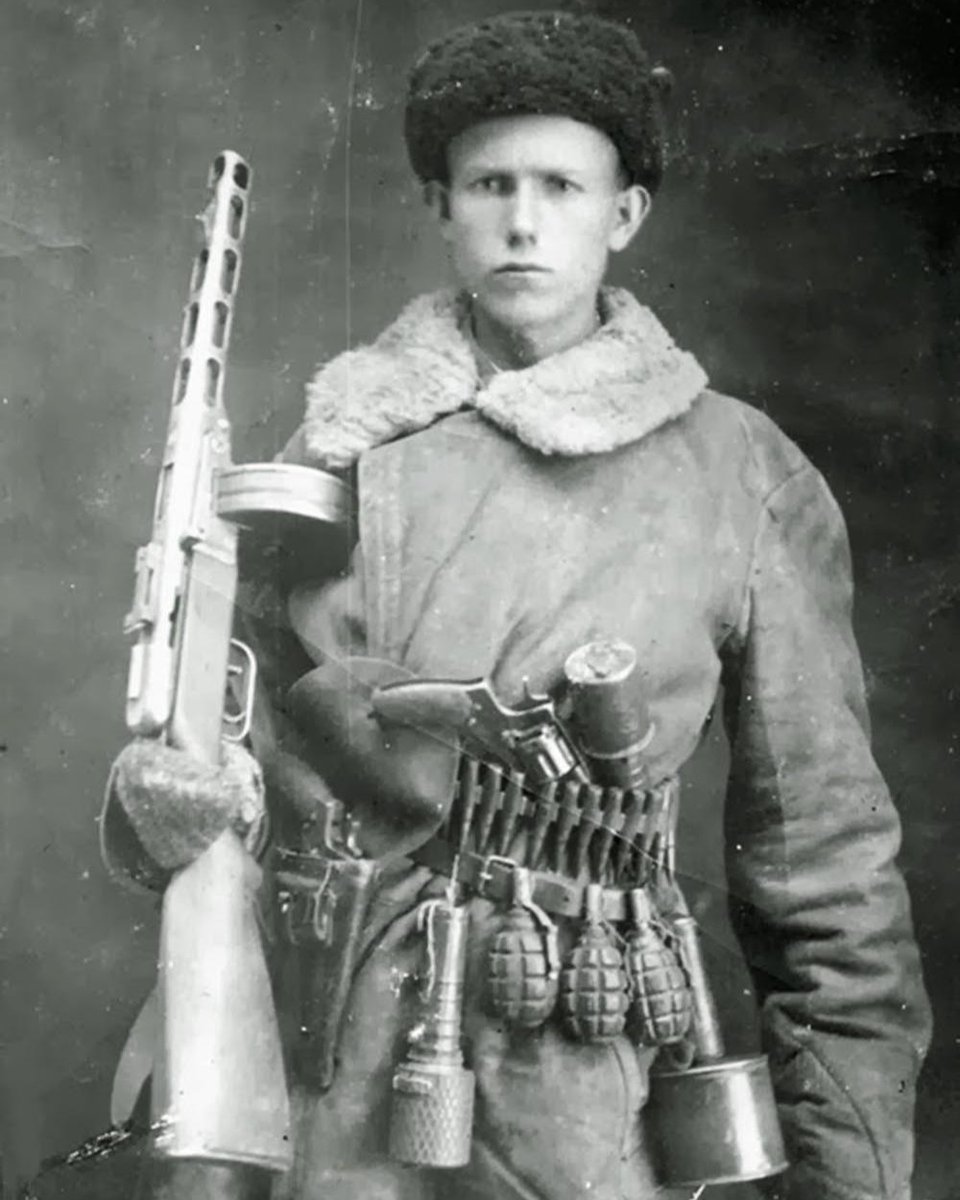 WW2Facts's tweet photo. A portrait of a well-armed Soviet Partisan, 1944.

#History #WWII https://t.co/NzzW5WVlhX