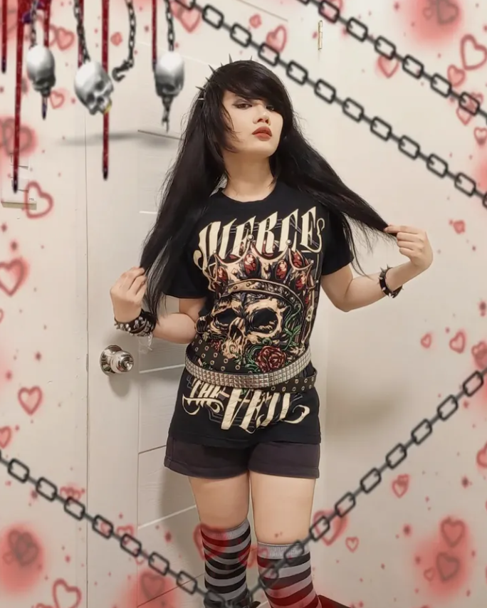 AdriennaMikalta's tweet photo. .
.
.
#emo #scene #emoscene #scenemo #scemo #rawring20s #rawrxd #emokid #emoqueen #emohair #emogirl #emoboy #emocore #emostyle #emofashion #emoteen #scenekid #scenequeen #scenehair #scenegirl #sceneboy #scenecore #scenestyle #scenefashion #sceneteen #alt #altgirl #alternative https://t.co/9X6KsyJk3N