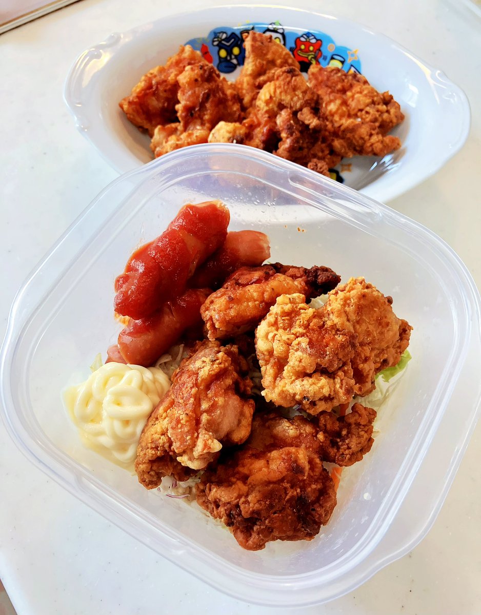 wareyamitote's tweet photo. おはフラガマン🙄
(ごっつええSEED)

今日のたぬき弁当は揚げ焼き唐揚げです。
1.2.3.4からあげやん！！！！！とか言いながらか、カラッと揚がった気がします。

私的にマヨネーズを添えるなら、その上にレモン汁とちょいお塩かけて出すといい感じのディップになるから好き https://t.co/6kWkd6Oblw