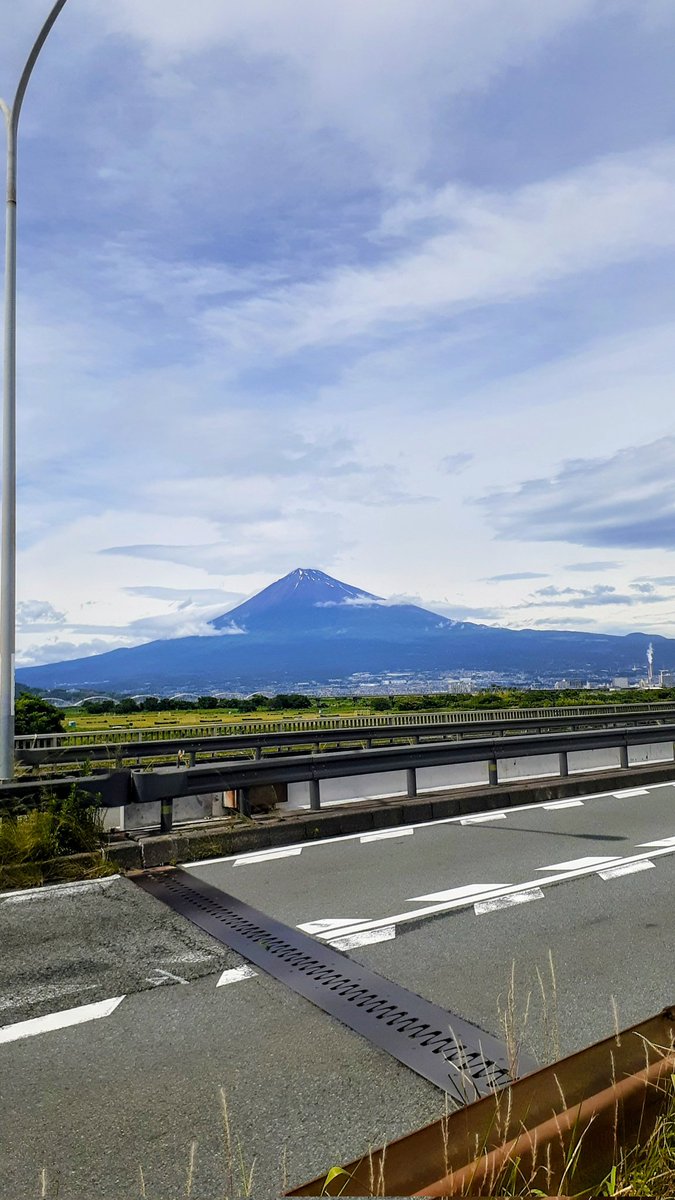wander_cloud's tweet photo. 新富士川橋

#mtfuji
#fujisan
#mysky
#abovemeonlysky
#everydayisawindingroad
#ontheroadagain
#tankensurujapan
#localguides https://t.co/V8VVYELokY